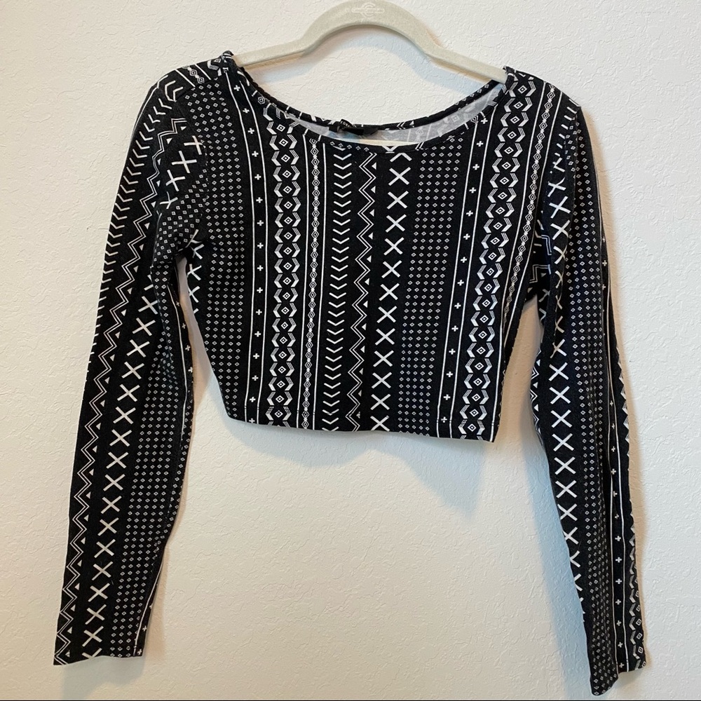 ❌SOLD❌Forever 21 tribal print crop top